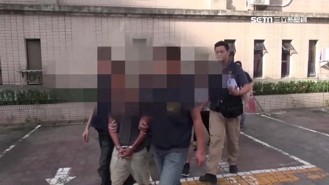不滿員工自立門戶　老闆攔車恐嚇砸攤