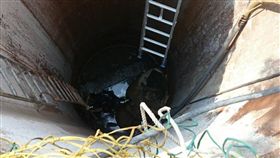 警消人員趕赴現場救援。（圖／翻攝畫面）