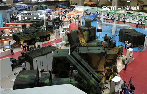 國防部參加2017台航太暨國防工業展，展出內容包括「國機國造」「國艦國造」「研發成果」「模擬系統」「戰鬥個裝」等。（記者邱榮吉/攝影）