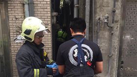 警消趕赴現場救援。（圖／翻攝畫面）