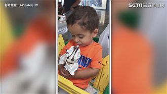 絕不放手！睡著也堅持舔一口