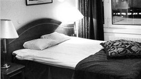 房間,床 圖／攝影者PROJoakim Jardenberg, Flickr CCLicense
https://flic.kr/p/e63Y8M