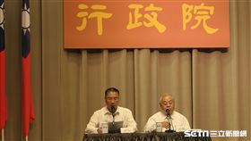 行政院發言人徐國勇，主計長朱澤民。（記者盧素梅攝）