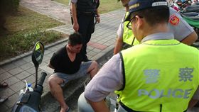 板橋新海所員警　遭防狼噴霧噴眼