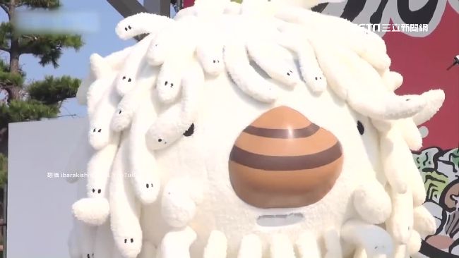 日神秘吉祥物阿洗　竟全身掛滿吻仔魚