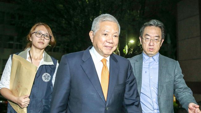 永豐金弊案　何壽川4億交保限制出境