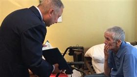 美國退役老兵席爾克（Lawrence Silk）誤以為還在打越戰。（圖／翻攝自《BBC》）