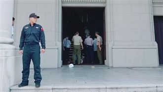 男持武士刀闖總統府　刺傷憲兵遭逮