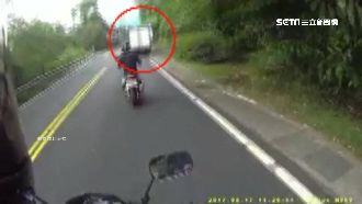 駕駛疑酒駕逆向　貨車搖晃擦撞山壁