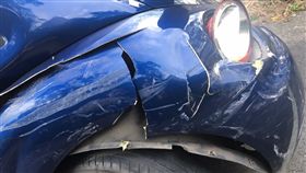 車子停路邊遭三寶撞壞／爆料公社