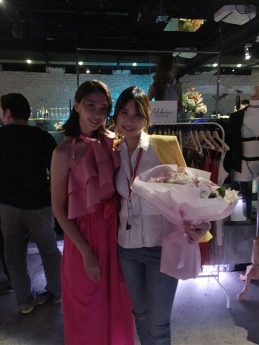 鄭雅勻和姚蜜都是模特兒出身轉戰演藝圈,獨家引進日本內衣品牌Albâge Lingerie和上海唇膏Colorseed Taipeie,聯合派對走秀登場。