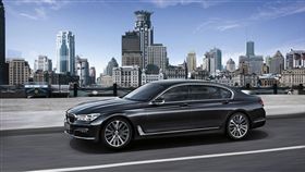 BMW大7系列頂級豪華旗艦房車 世大運