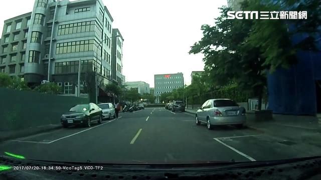 誤認警察尾隨　他拿雷射筆照對向來車