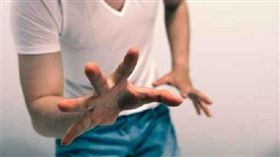 性騷擾、變態、色狼、襲胸、偷摸／達志影像／美聯社