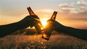 喝酒、酒、乾杯（示意圖）／pixabay