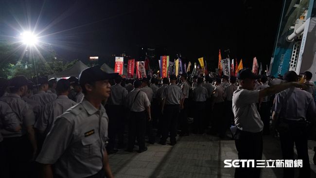 反年改違法丟煙霧彈　警方將嚴正究辦