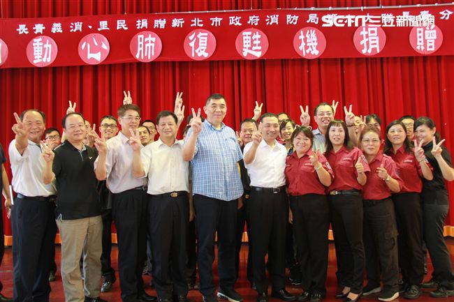 發揚大愛！義消、里民捐心肺復甦機