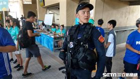 國際賽進行安檢　憲兵、維安特勤荷槍實彈(圖/記者王怡翔)
