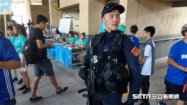 天母球場維安　憲兵維安特勤重裝上陣