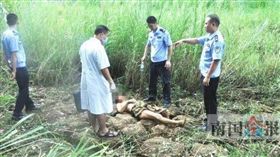 中國大陸,失蹤,酒醉,喝醉,太陽,曬死,脫水（圖／翻攝自新浪網）
http://news.sina.com.cn/o/2017-08-19/doc-ifykcqaw0113950.shtml