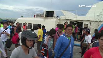 颱風亂行程！離島遊客搶搭船返台