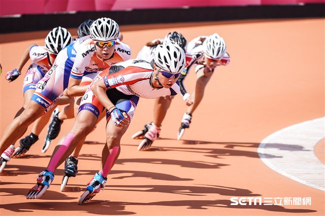 世大運滑輪溜冰楊合貞、李孟竹金包銀。（圖／記者林敬旻攝）