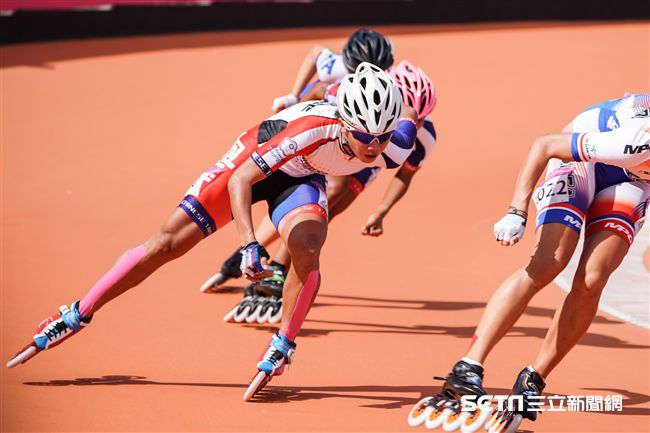 世大運滑輪溜冰楊合貞、李孟竹金包銀。（圖／記者林敬旻攝）