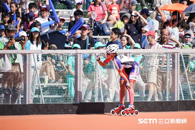 世大運滑輪溜冰楊合貞、李孟竹金包銀。（圖／記者林敬旻攝）