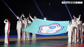 2017台北世界大學運動會開幕典禮各國選手被阻擋後進場。（記者邱榮吉/攝影）