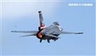 F16戰機彩繪單機特技操演。（記者邱榮吉/攝影）