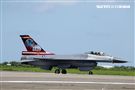 F16戰機彩繪單機特技操演。（記者邱榮吉/攝影）