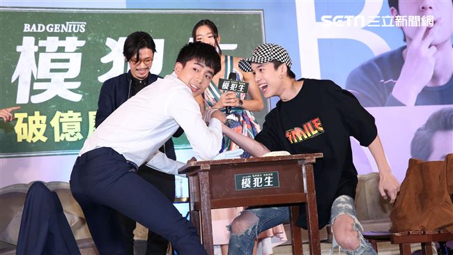 模犯生鮮肉有意拍寫真　尺度半身全裸