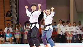 跆拳道品勢混雙蘇佳恩及李晟綱奪金（圖／大專體總提供）