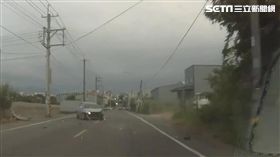 前車急切入車道 後方車噴飛一家4口傷