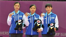跆拳道品勢女團李映萱、陳湘婷、陳以瑄奪銀（圖／大專體總提供）