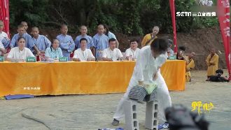 日主婦闖少林寺　徒手劈碎10塊瓦片