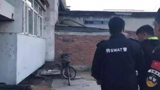 特種兵殺女友後切腹　自買針線縫合逃