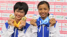 滑輪溜冰楊合貞和李孟竹。（圖／記者王怡翔攝）