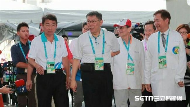 遇鬧場六神無主靠總統？柯嘆誇張
