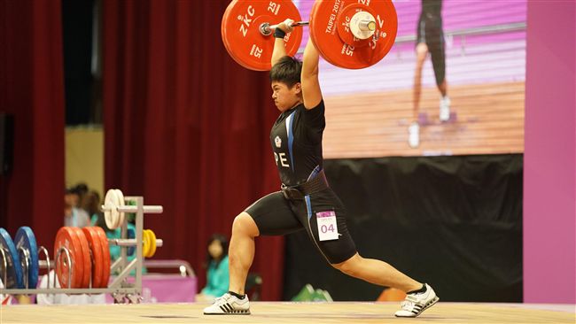 逆轉勝！洪萬庭女子69公斤舉重奪金