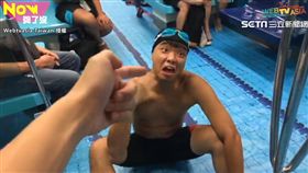 網路創作者小冰 Lil Ice與蕭志瑋一同拍出不一樣的捷運泳池。（圖／翻攝自小冰 Lil Ice臉書）