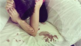 女生 流血 受傷 
https://www.flickr.com/photos/-dear-diary/5048090277/in/photolist-8G5Mng-9rS3Su-gr9LFc-9rS3SY-76f6wG-p52FAp-k3iA6-ceZdvm-o2eDhU-nLPyi8-dCvyzL-84Adpb-ceZdFs-5y43qv-8N5srv-ceZvt7-abCyTo-dQ3ESr