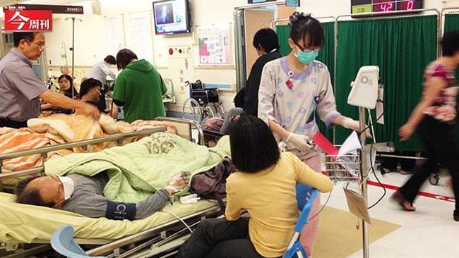醫療M型化！地區醫院倒了兩百家