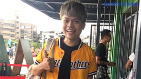 世大運棒球賽中華隊又遇上宿敵南韓，藝人蔡阿嘎也到場支持。