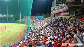 世大運,天母棒球場,台韓之戰,滿場　圖／記者王怡翔攝