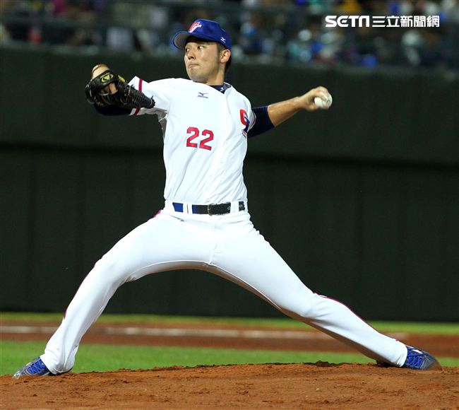 世大運棒球中華隊出戰韓國隊精彩畫面。（記者邱榮吉/攝影）