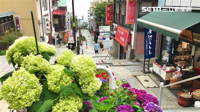 溫泉饅頭發源地　爬365階願望成真