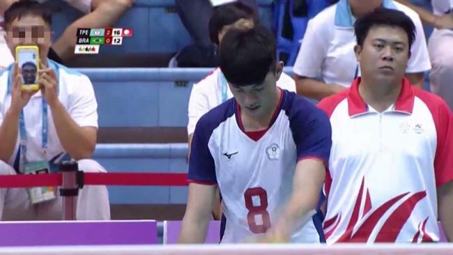 認識世大運工作人員可偷渡進搖滾區？