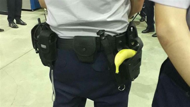 世大維安警帶香蕉槍　背後原因惹鼻酸