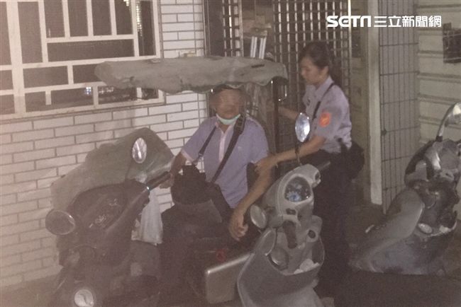 神力俏女警　勇推2K護送輪椅男返家